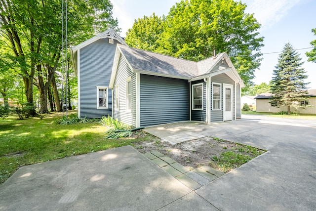 exterior space featuring a yard