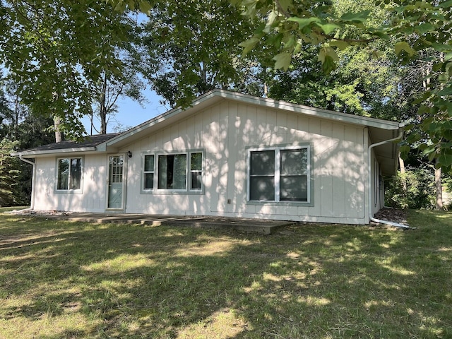 exterior space featuring a front lawn