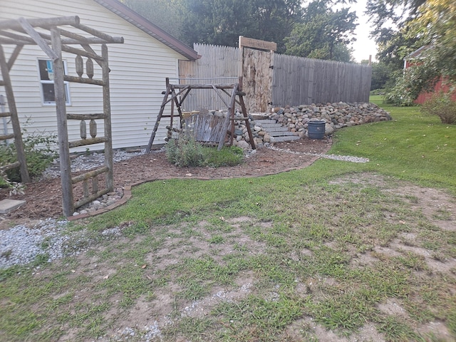 view of yard featuring fence