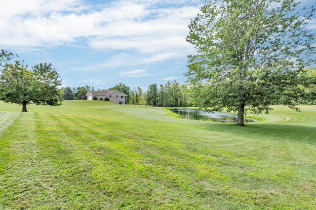 view of yard featuring a water view