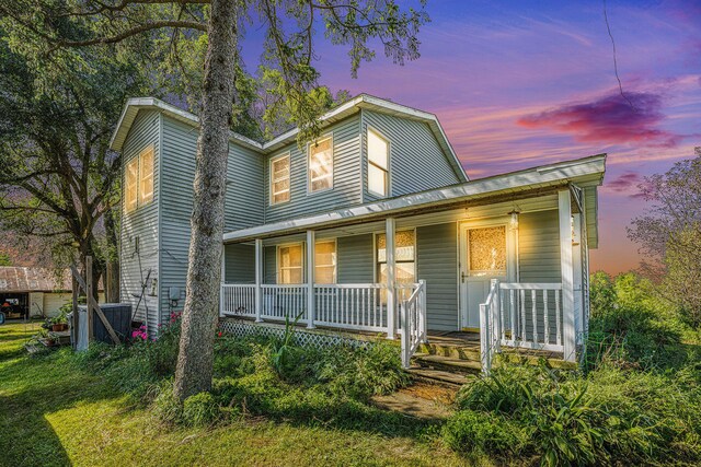 view of front of home featuring a porch