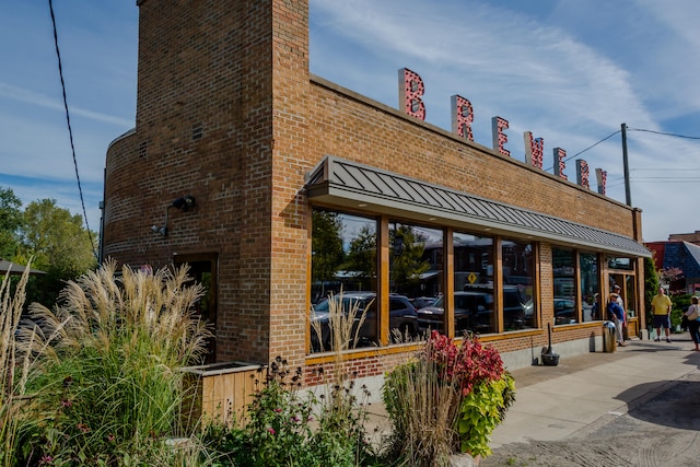 view of building exterior