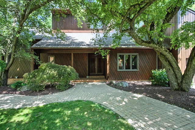 6710 Curtis Rd, Plymouth, MI 48170 - view of front of property featuring a porch and roof with shingles