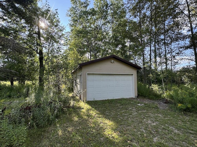 view of detached garage