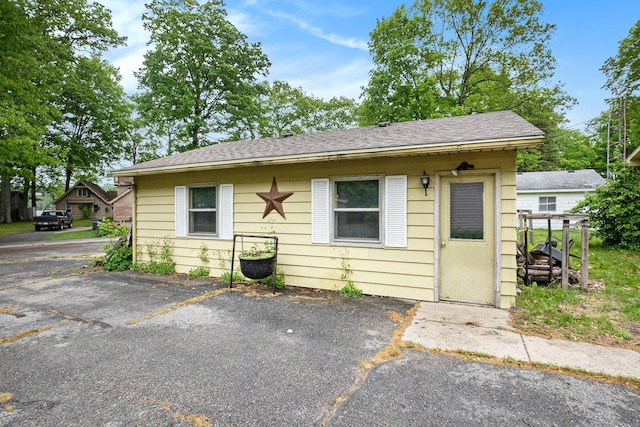 5540 Cozy Point Dr, Newaygo, MI 49337 - bungalow with a shingled roof