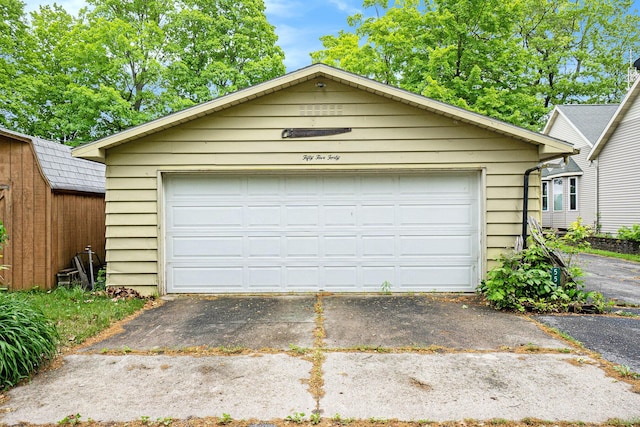 5540 Cozy Point Dr, Newaygo, MI 49337 - view of detached garage