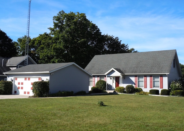 view of front facade featuring a front lawn