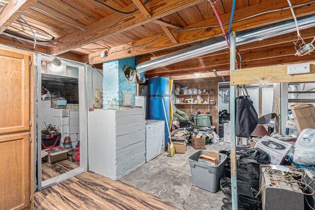 6991 E Apple Ave, Muskegon, MI 49442 - view of unfinished below grade area