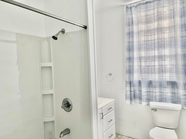 bathroom with a healthy amount of sunlight, a shower with curtain, toilet, and vanity