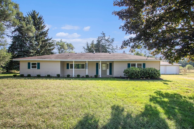 single story home featuring a front yard