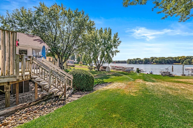 view of yard featuring a water view