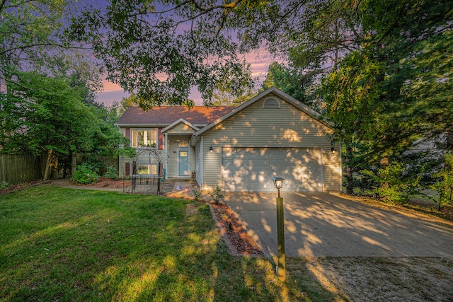 view of front of property with a lawn