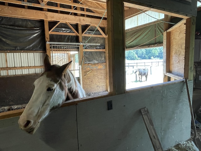 2622 S Sheridan Rd, Caro, MI 48723 - view of horse barn