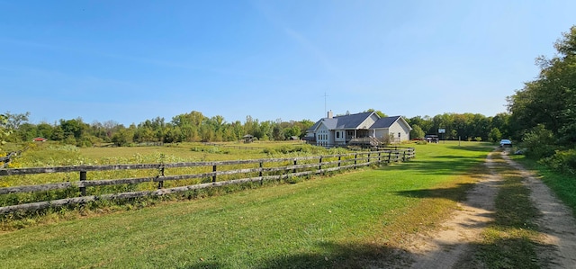 view of yard featuring a rural view