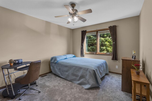 bedroom with carpet flooring and ceiling fan