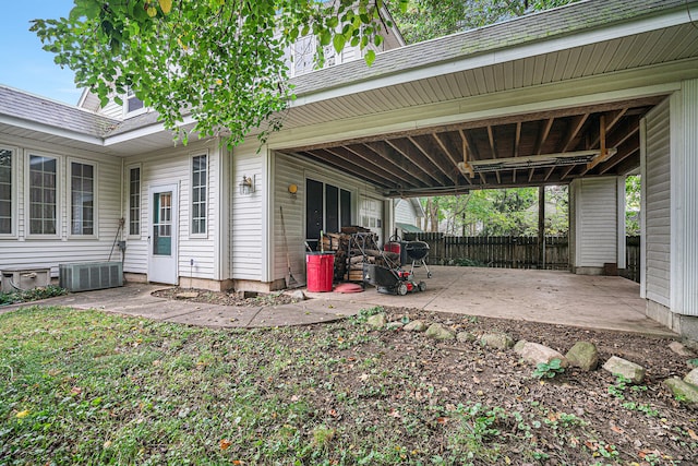 view of yard with a patio area