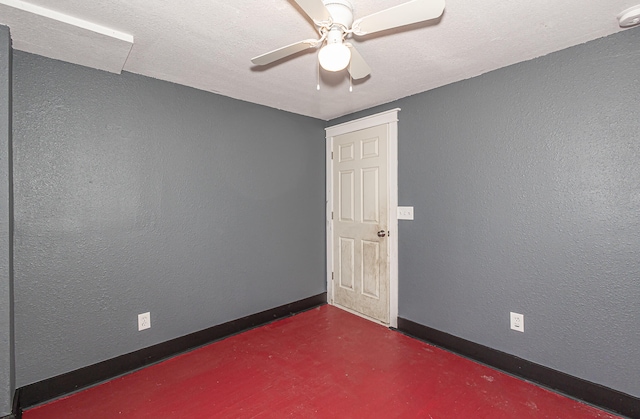 empty room with ceiling fan