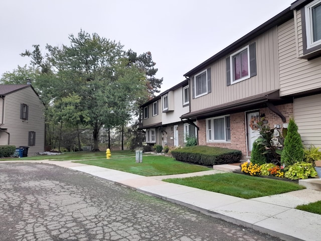 exterior space featuring a lawn