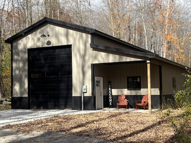 view of outdoor structure featuring a garage