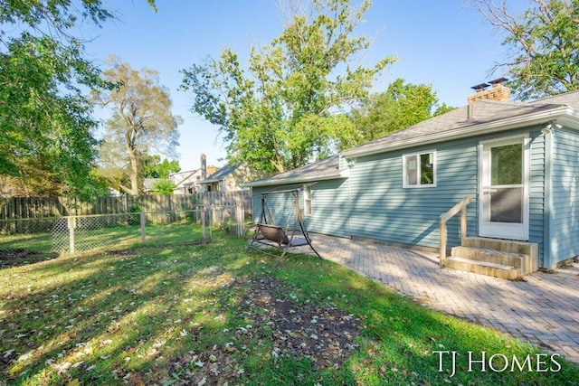 view of yard featuring a patio