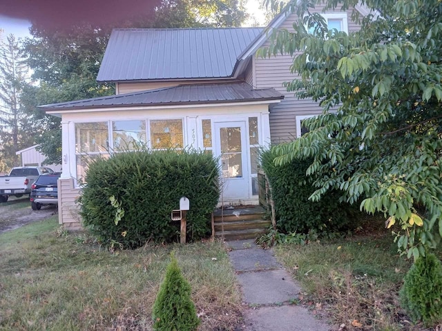 view of front facade