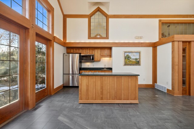 2513 Heritage Way, Stevensville, MI 49127