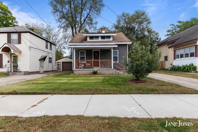 view of front facade with a porch and a front yard