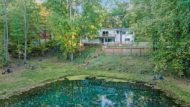 view of yard featuring a water view