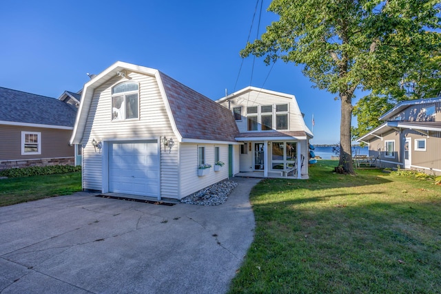 view of front of house with a front yard