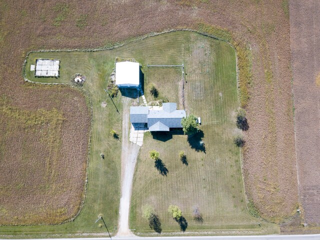 birds eye view of property featuring a rural view