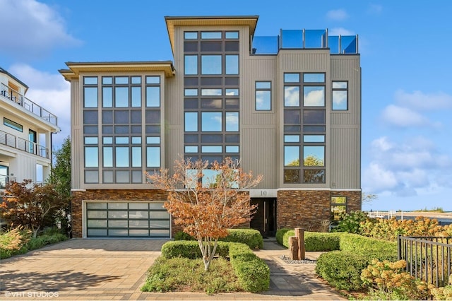 view of front of house featuring a garage