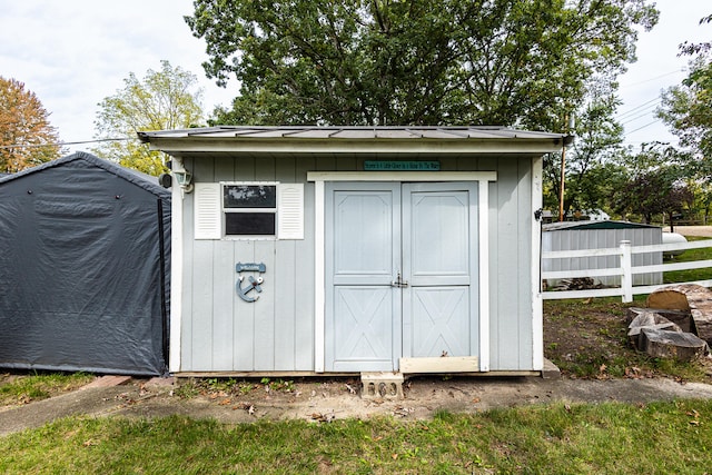 view of outbuilding