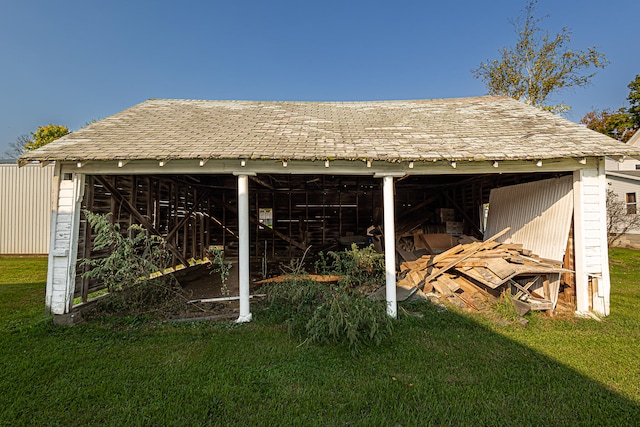 exterior space featuring a lawn