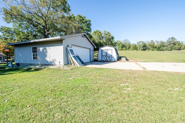 exterior space with a yard