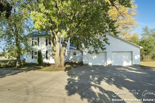 view of front of property