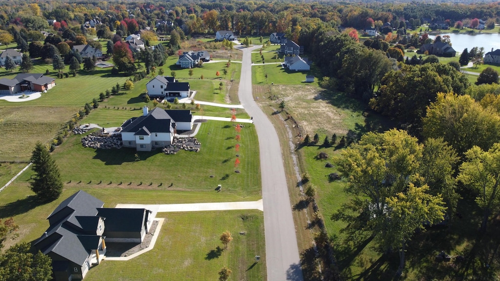 10 Charter Oak Ln, Saline, MI 48176