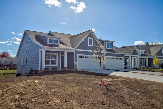 view of front facade featuring a garage