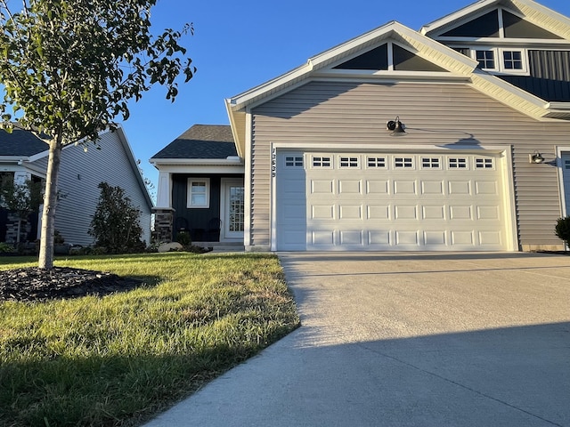 view of front of home with a front yard