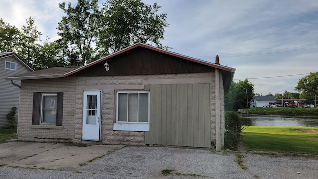 exterior space with a front yard