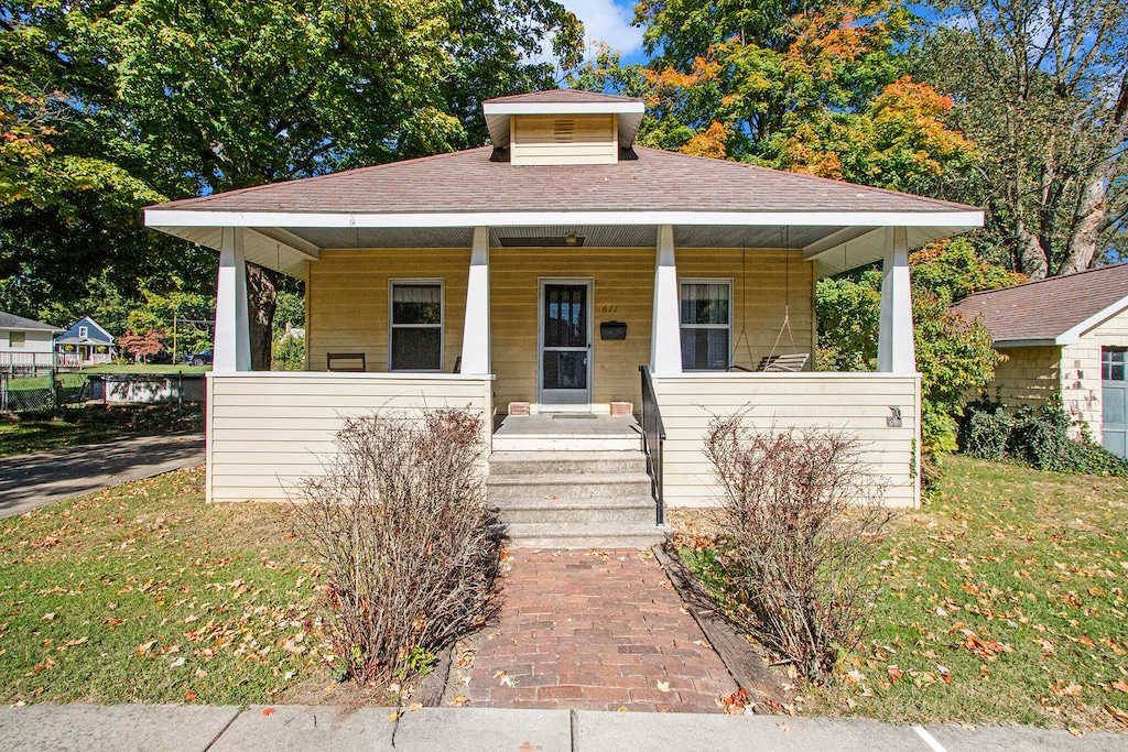 bungalow featuring a porch