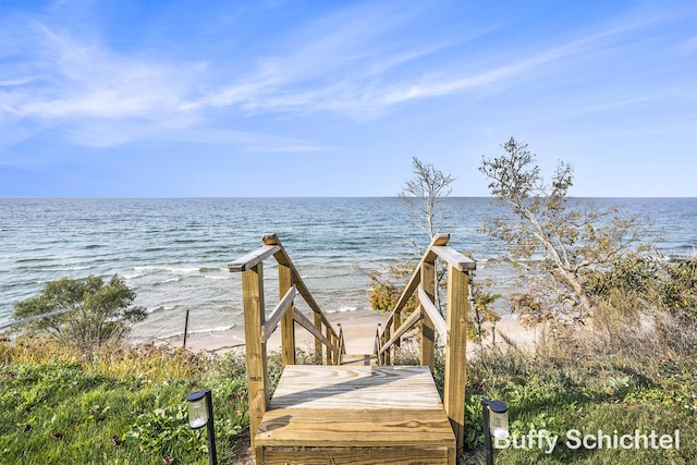 3163 N Scenic Dr, Muskegon, MI 49445 - view of community with a water view