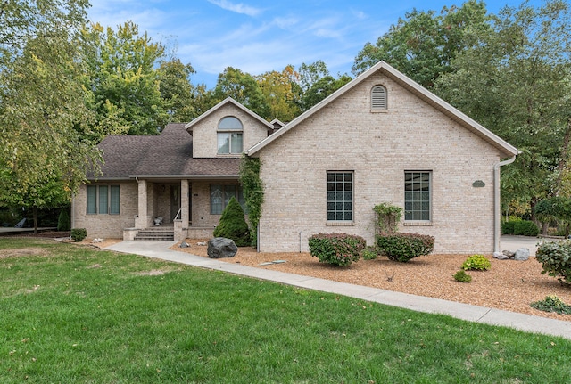 view of front of house with a front lawn