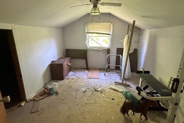 bonus room featuring ceiling fan and lofted ceiling