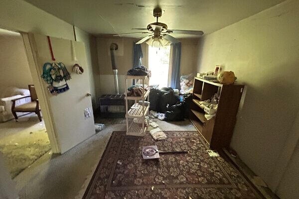 miscellaneous room featuring ceiling fan