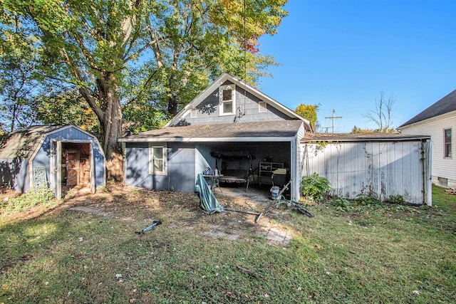 view of outdoor structure with a yard