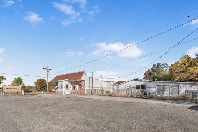 view of front of property