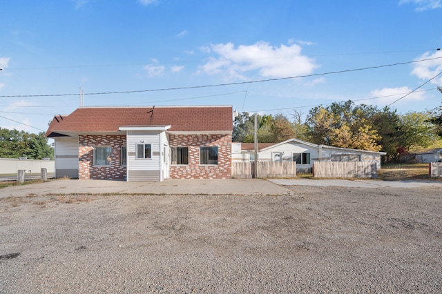 view of front of property