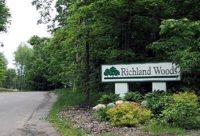 9122 Richland Woods Dr, Richland, MI 49083 - photo 2