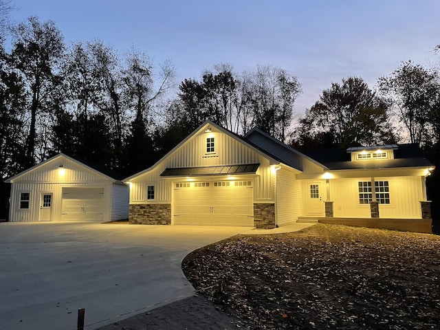 view of front of property