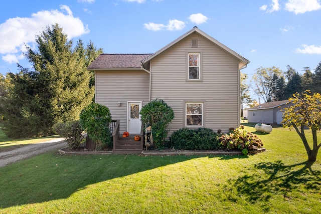 view of front of property with a front yard